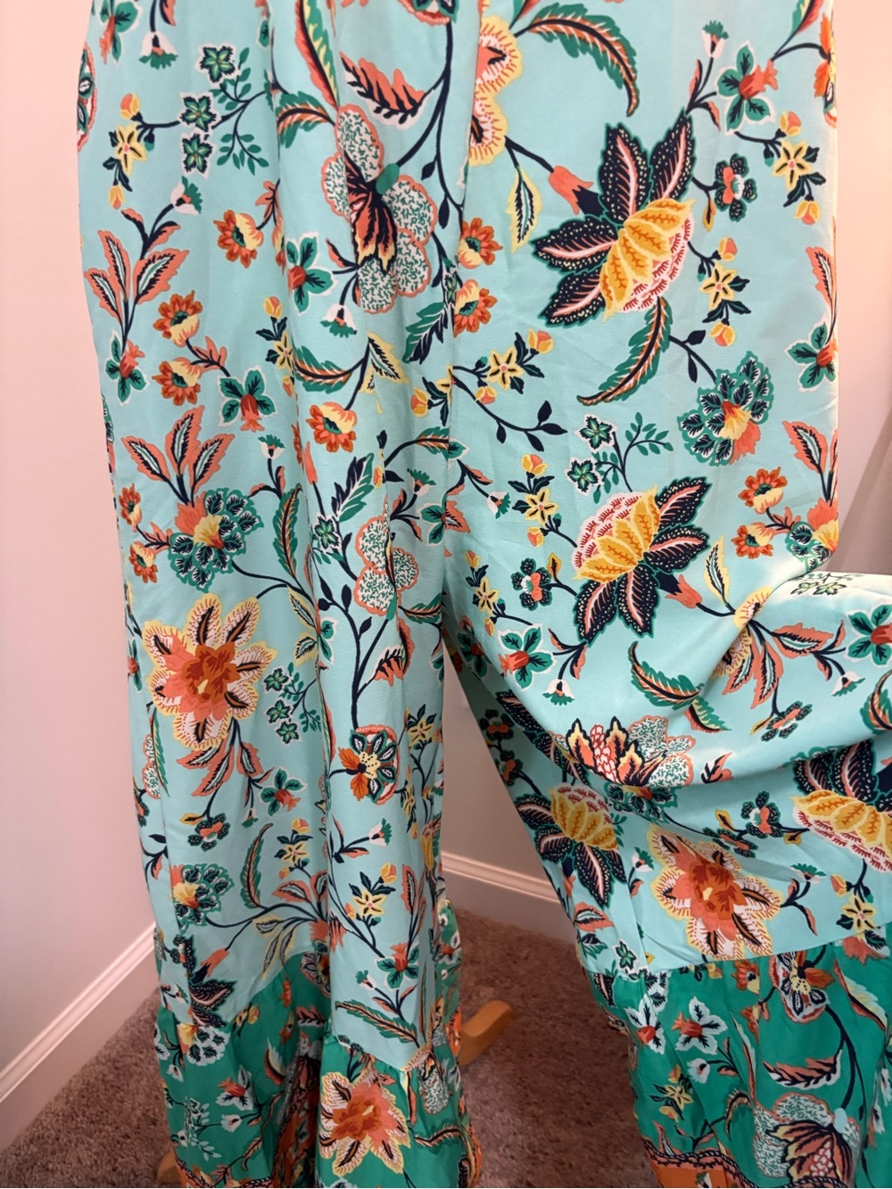 Emery Rose Floral Jumpsuit with Ruffled Legs - Picture 3 of 13